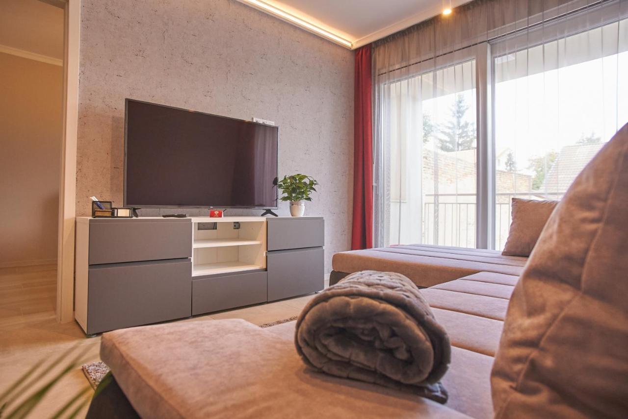 Sunlight Red Szeged Apartment Bagian luar foto